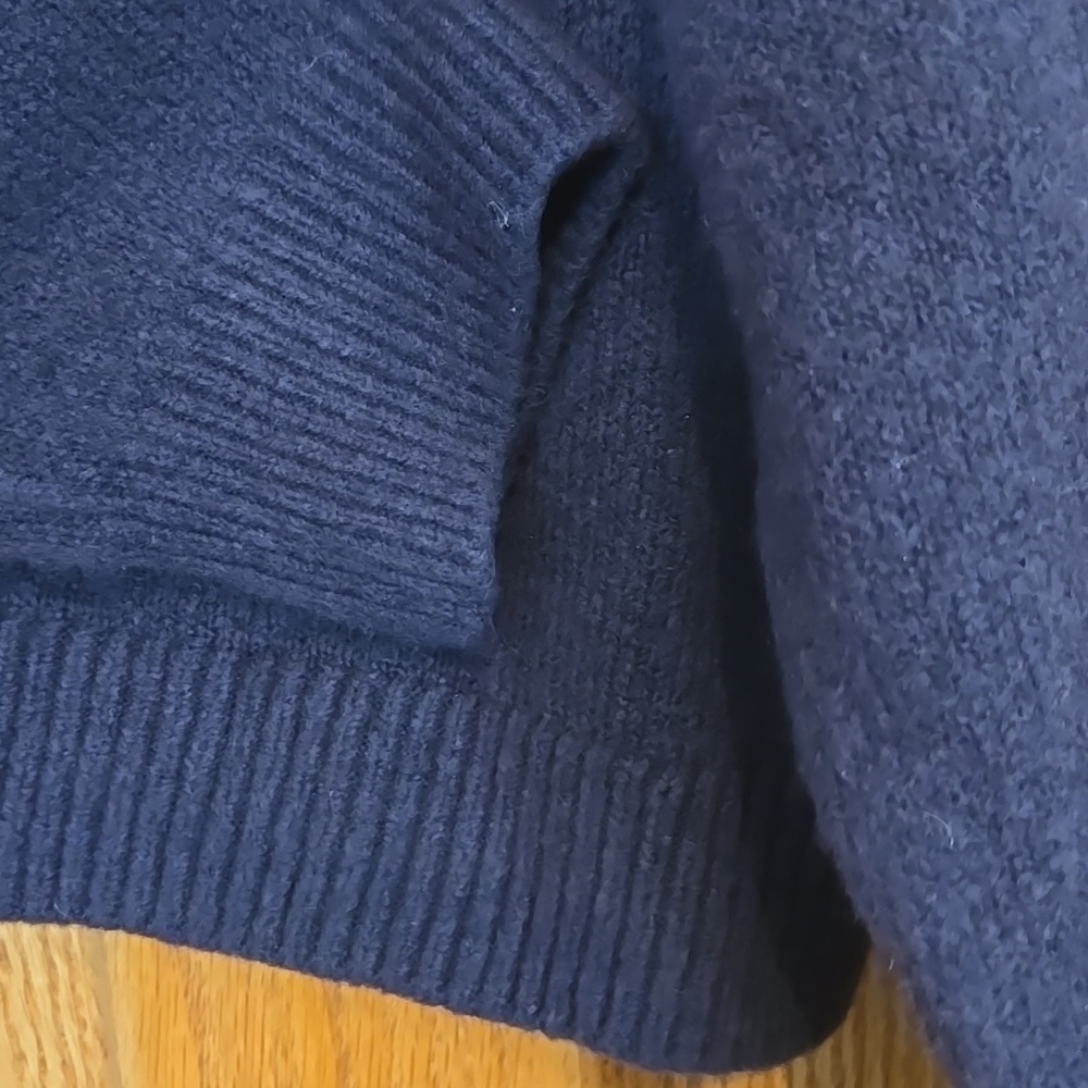 Open Edit V-Neck Navy Sweater Relaxed Fit Long Sleeves size MEDIUM - Picture 3 of 6